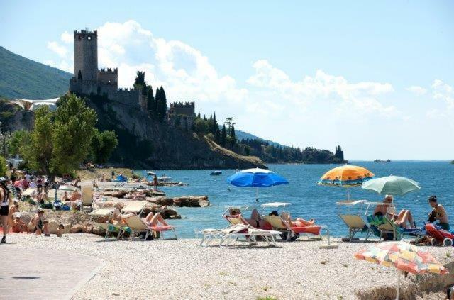 Apartament Luna Wifi Free - Malcesine Esterno foto